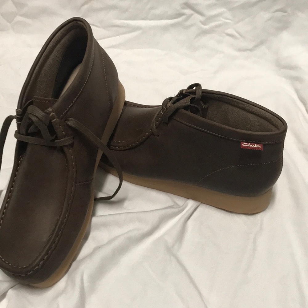 New in box Clarks Wallabees